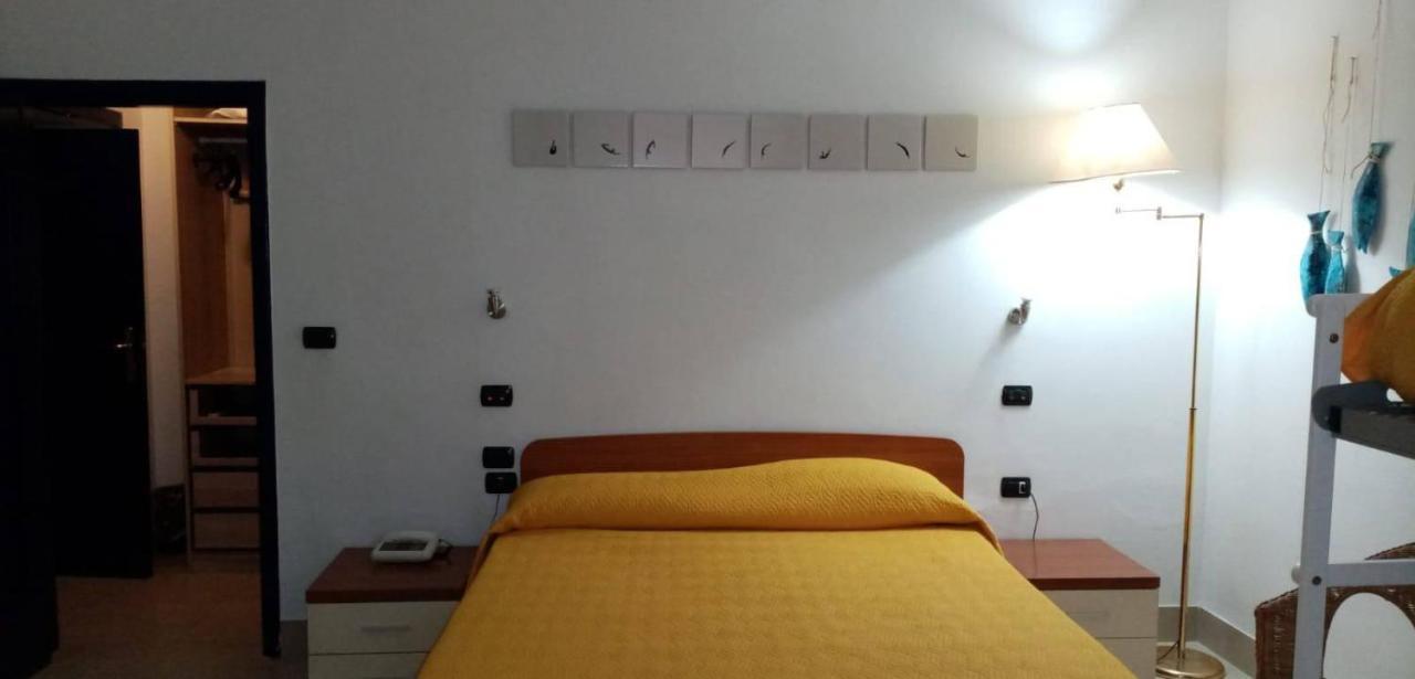 Hotel Caporal ミノーリ エクステリア 写真