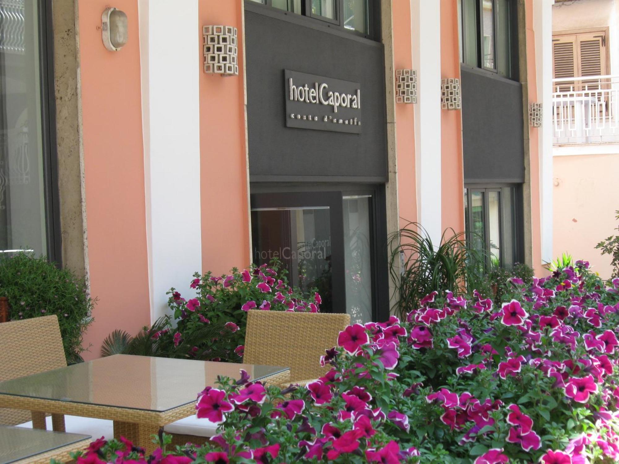 Hotel Caporal ミノーリ エクステリア 写真