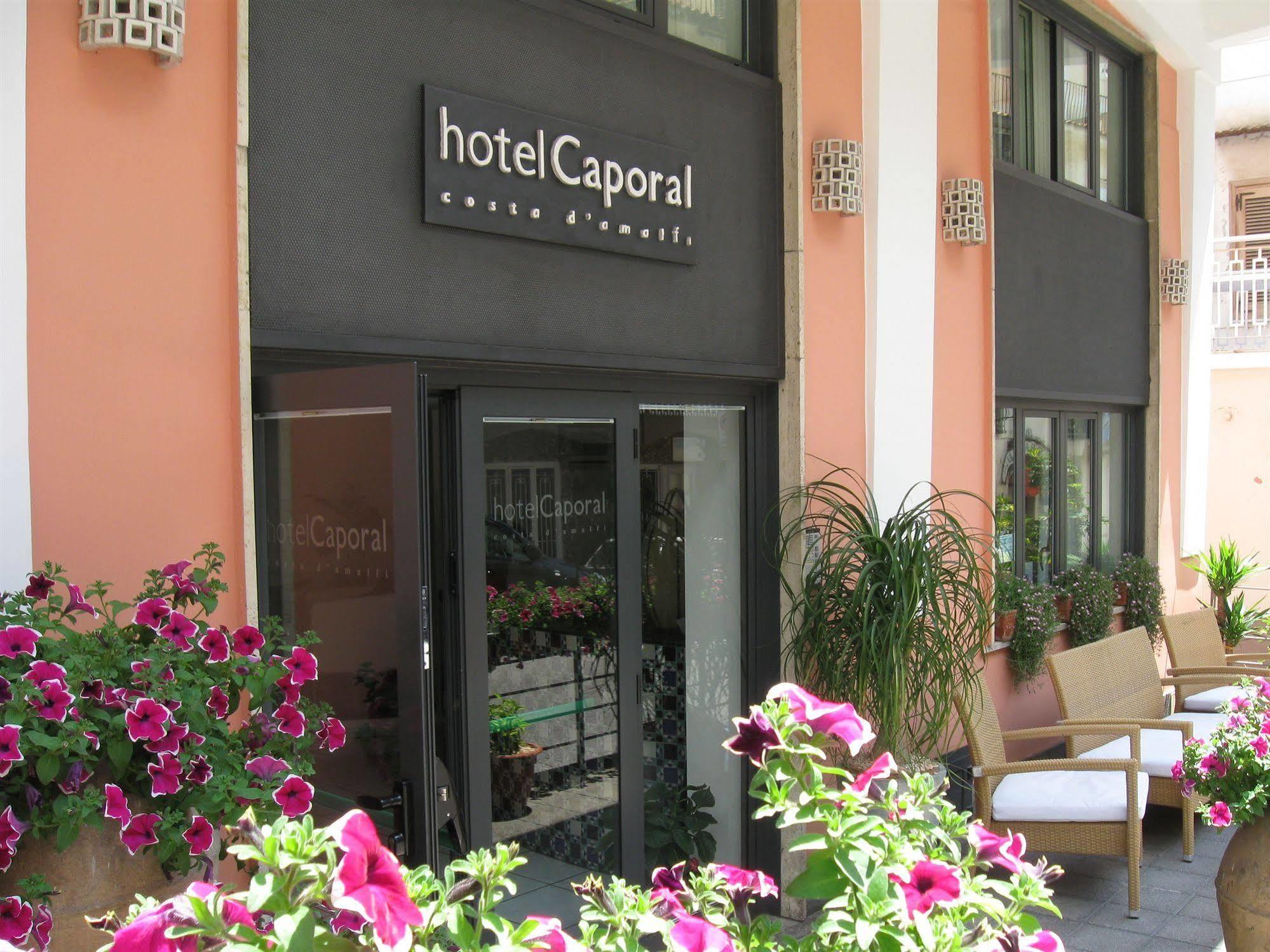Hotel Caporal ミノーリ エクステリア 写真
